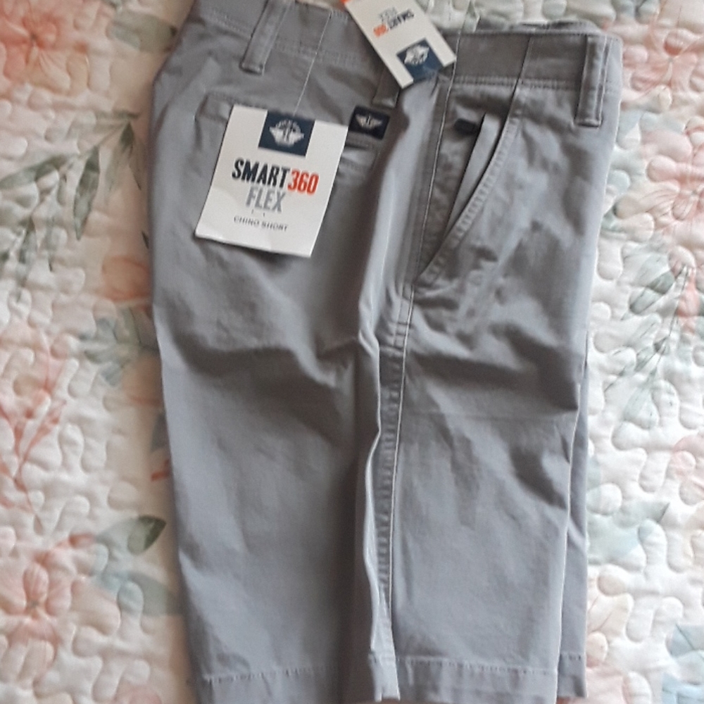 New Men's Dockers Shorts Size 30 waist